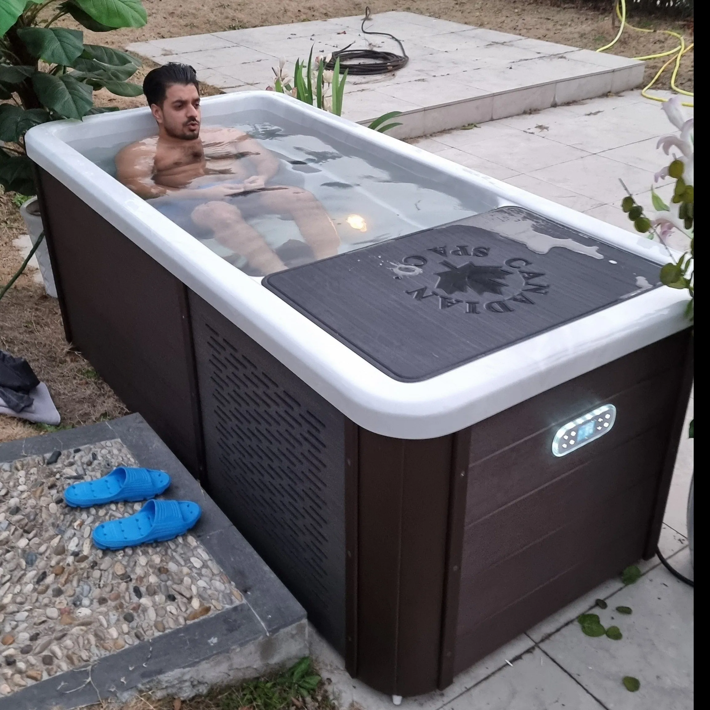 Chill Therapy Spa - Fill, plug in, and experience it Brown Finish