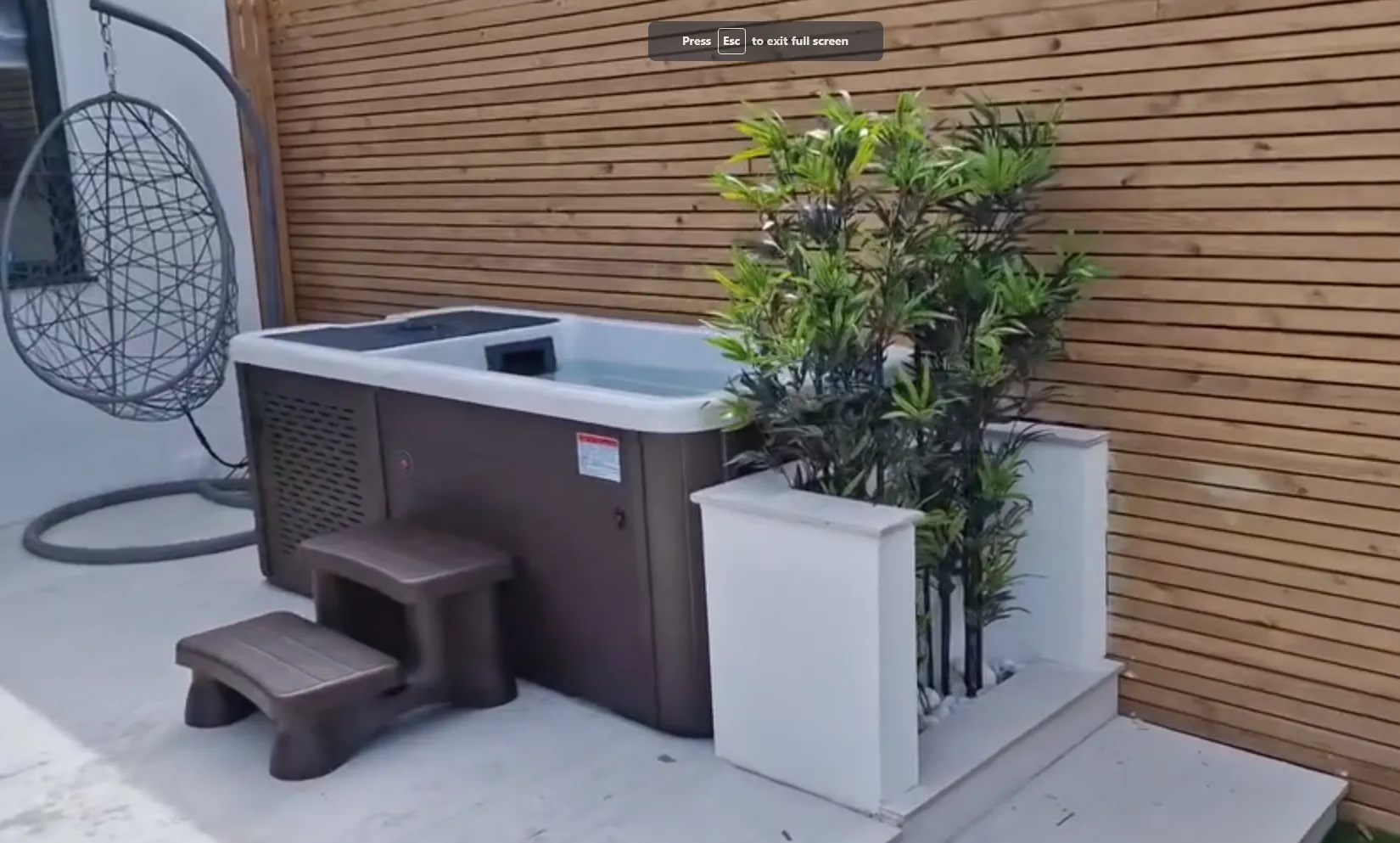 Chill Therapy Spa - Fill, plug in, and experience it Brown Finish