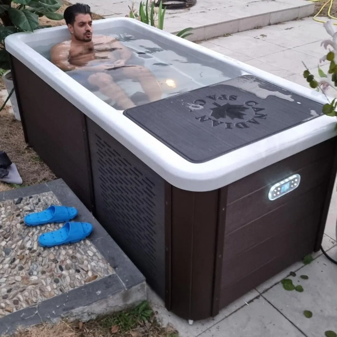 Chill Therapy Spa - Fill, plug in, and experience it Brown Finish