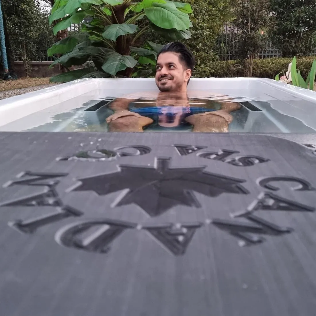 Chill Therapy Spa - Fill, plug in, and experience it Brown Finish