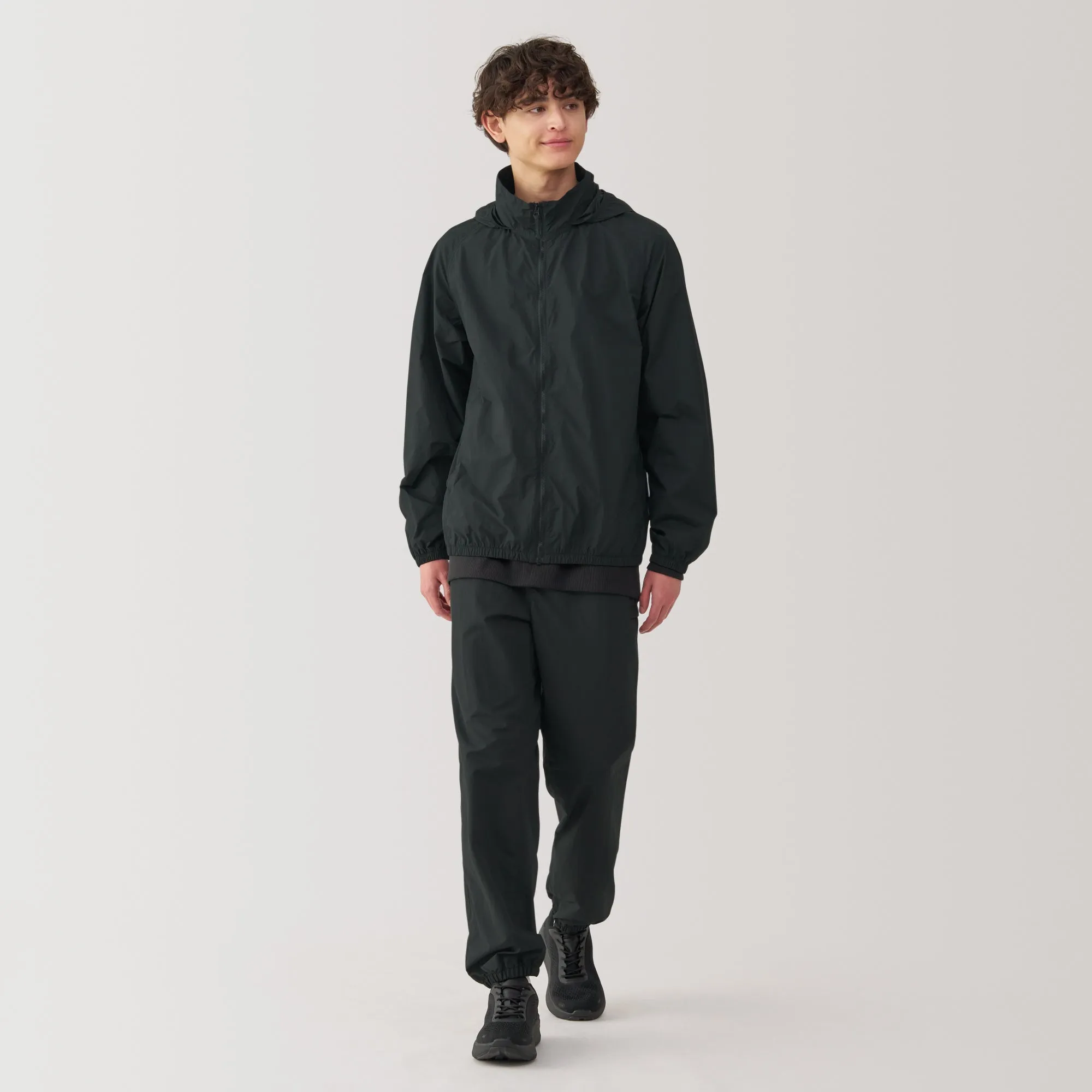 Men's Water Repellent Nylon Packable Windbreaker